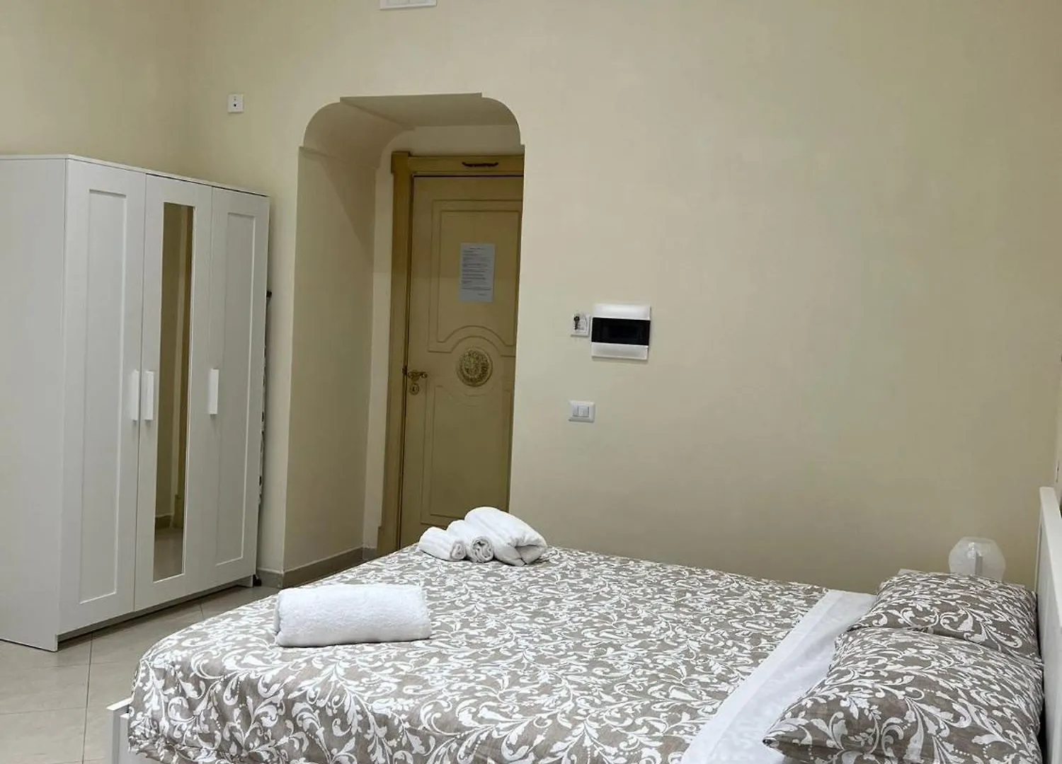 Re Umberto 311 Apartment Naples